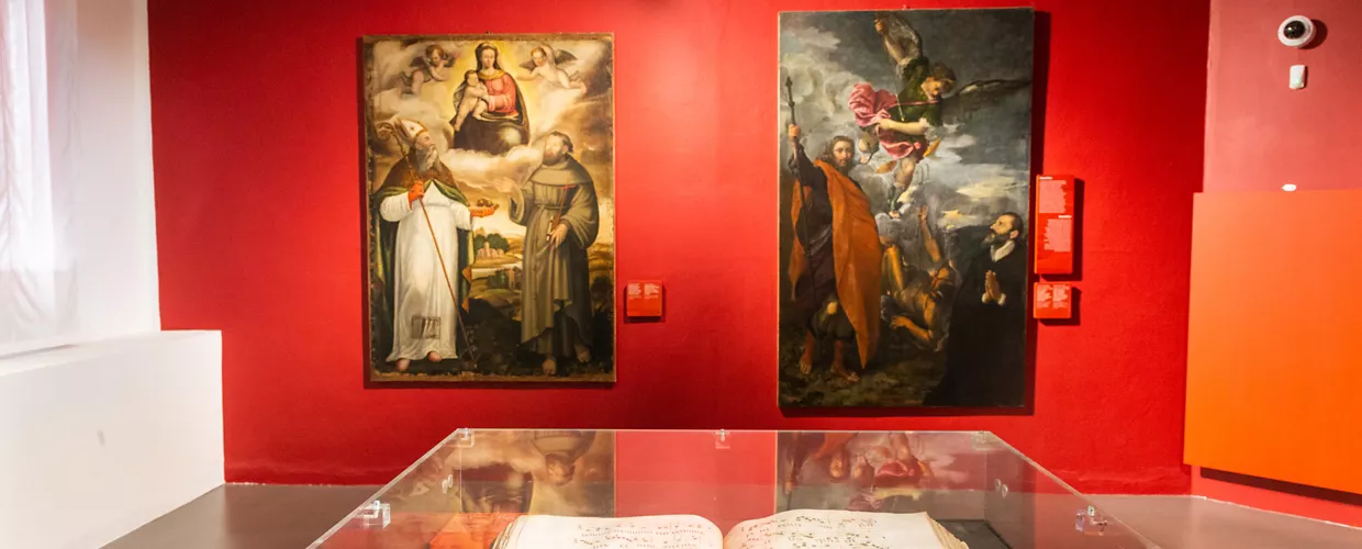 "Le Scuole" Library and Art Gallery