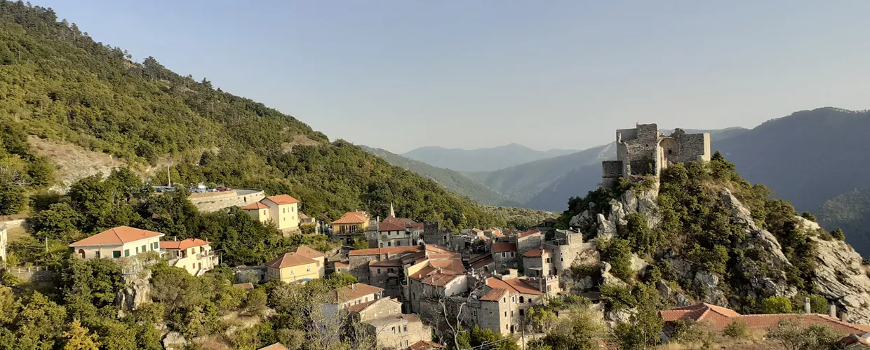 Castelvecchio di Rocca Barbena