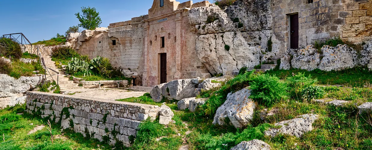 Igreja rupestre de Nossa Senhora das Virgens