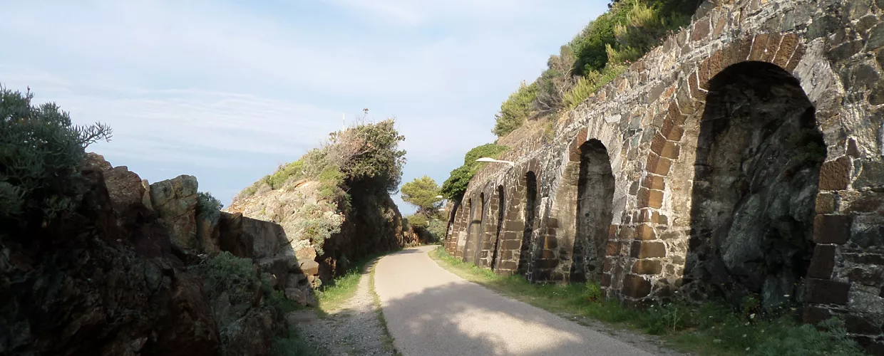 Voie cyclable et piétonne Europa