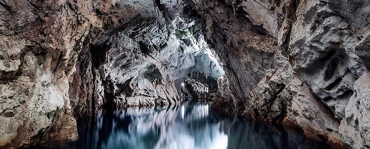 grotte-pertosa-destination