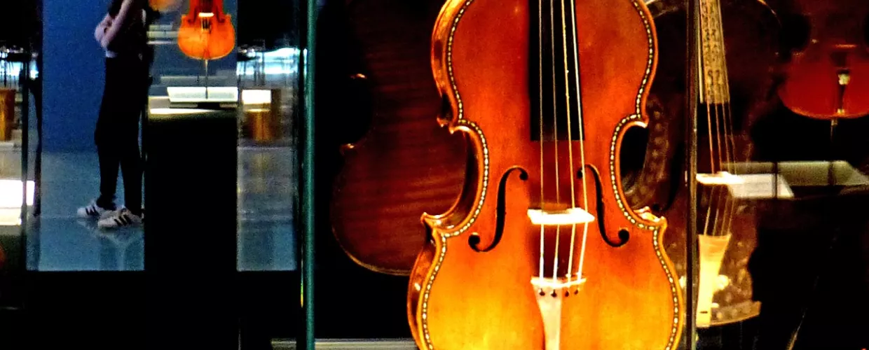 2480X1000_museo_del_violino_destination.jpg