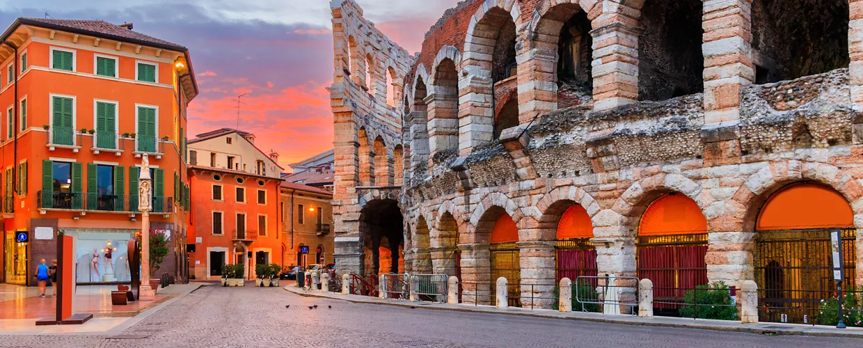 Verona Italy 🇮🇹 Piazza Bra Virtual Walk 4k 