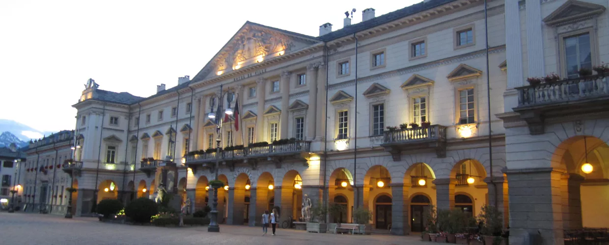 Piazza Chanoux