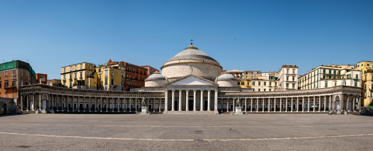 Piazza Del Plebiscito Di Napoli: Cosa Vedere - Italia.it