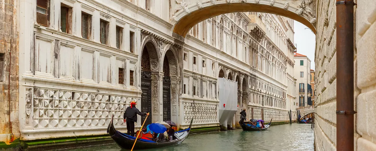 Book at the Bridge of Sighs, just 500m from Ponte di Rialto