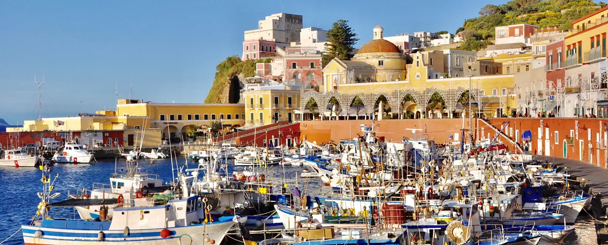 Ponza Hafen