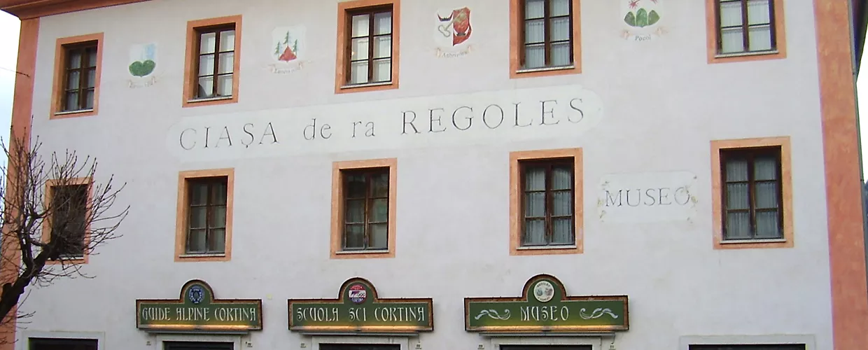 La Ciaṣa de ra Regoles