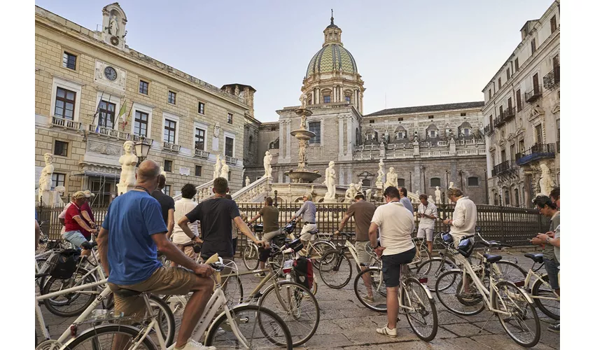 Palermo: tour guidato in bicicletta + degustazione di cibo