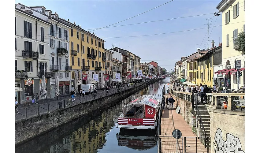 Milan: Navigli and Darsena Boat Tour