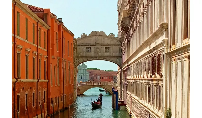 Venice: Gondola ride through the Bridge of Sighs and St.Mark’s Basin