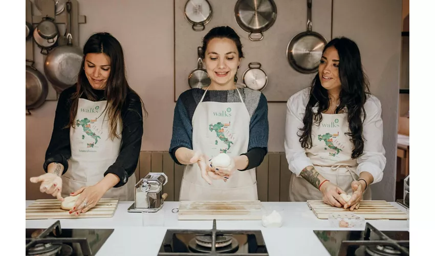 Roma: Corso di preparazione della pasta con uno chef locale + bevande
