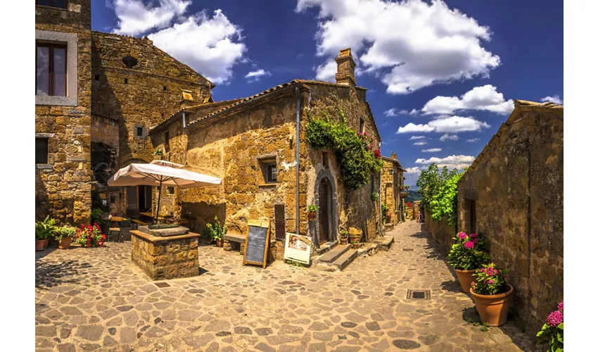 Civita di Bagnoregio, Montepulciano e Orvieto: Tour da Roma + Pranzo e Vino