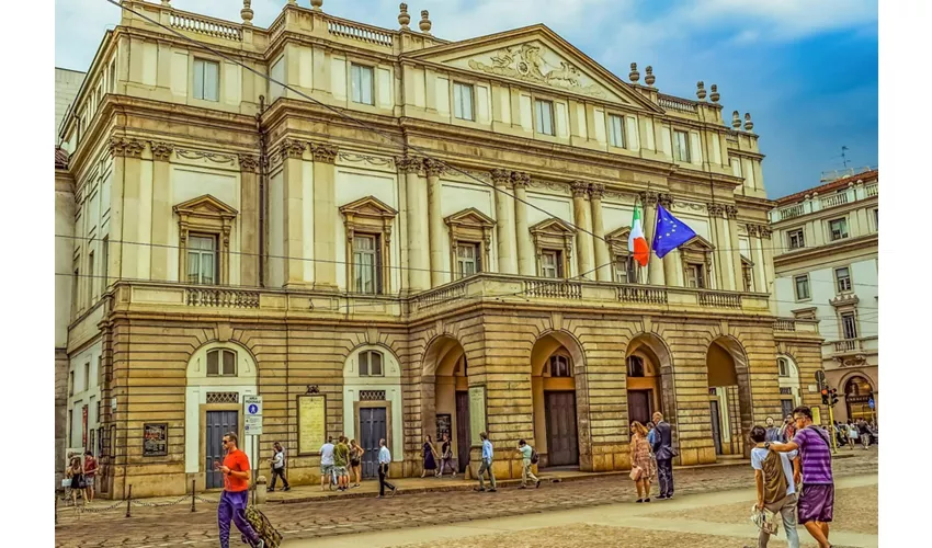 Teatro alla Scala: Guided Tour + Fast Track Ticket