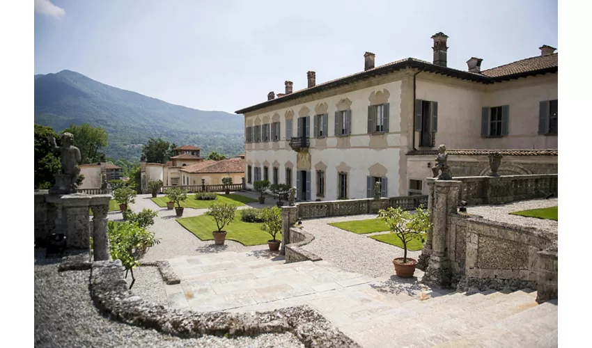 Villa Della Porta Bozzolo: Entrada