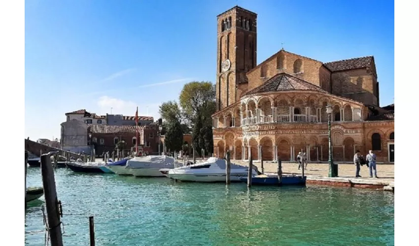 Doge’s Palace, St.Mark’s Basilica & Murano Islands: Guided Tour + Gondola Ride