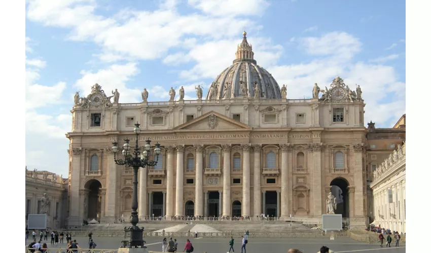 Basilica di San Pietro, Piazza e Grotte Vaticane: Tour guidato mattutino