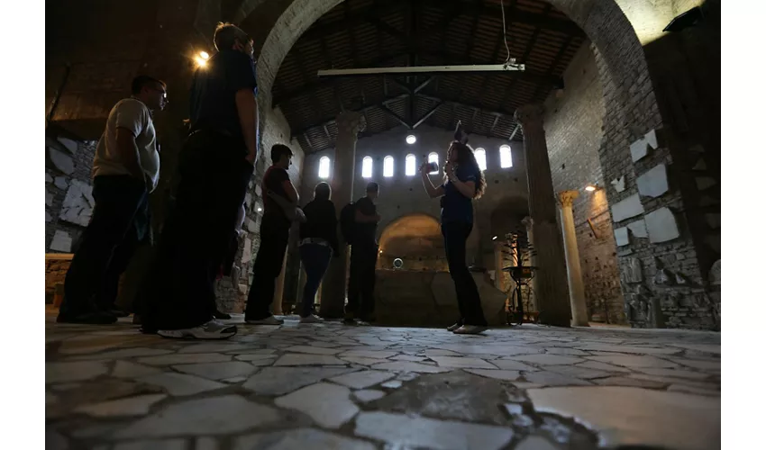 Tour delle cripte e delle catacombe romane con audioguida