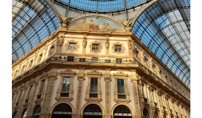 Duomo di Milano e Terrazze: Tour Guidato + Tour a Piedi di Vittorio Emanuele