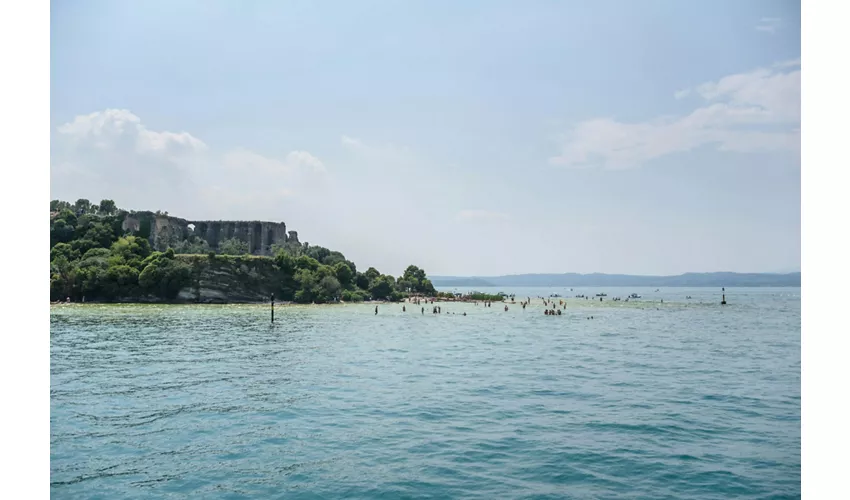 Lake Garda: 6-Hr Boat Tour with Stop in Sirmione