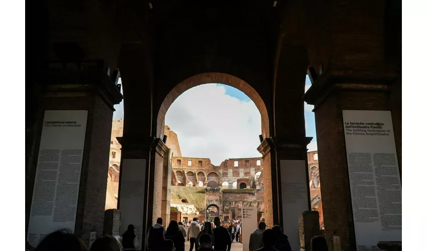 Colosseo, Foro Romano e Palatino + Tour guidato