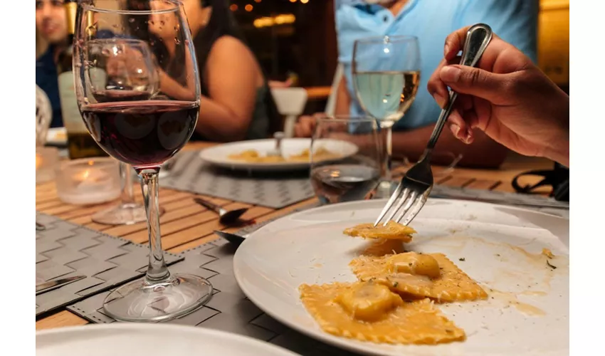 Roma: Corso di preparazione della pasta con uno chef locale + bevande