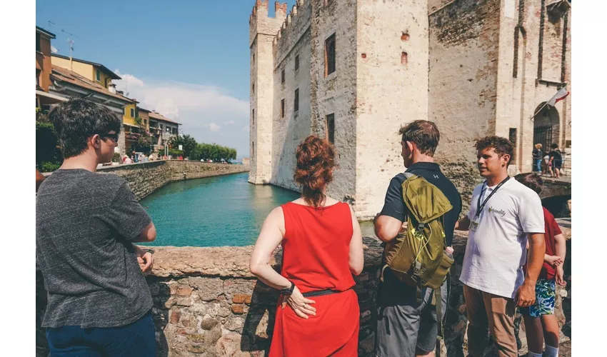 Sirmione: Visita a pie + Visita en barco