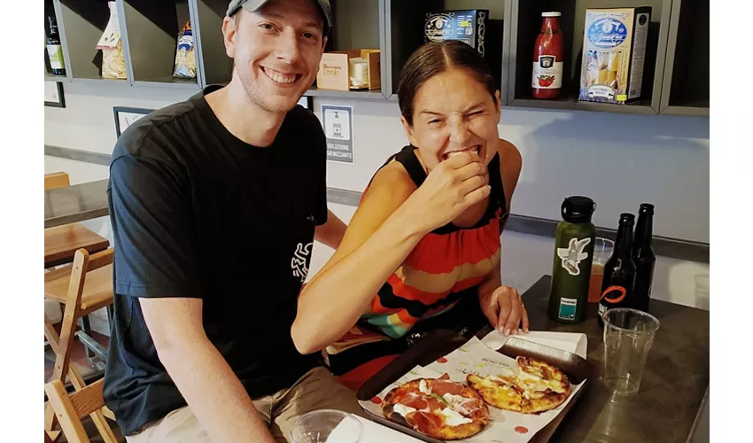 Roma: Tour della pizza e dei drink al tramonto presso il Colosseo