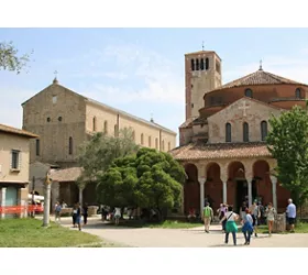 Murano, Burano & Torcello: Boat Tour + Glass-blowing Demonstration