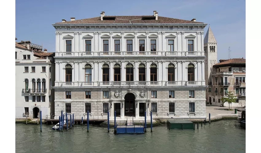 Palazzo Grassi & Punta Della Dogana