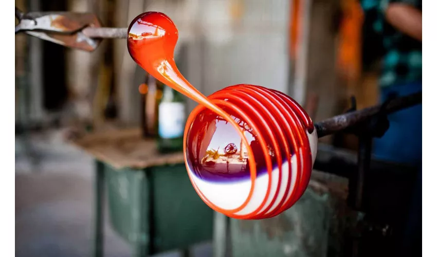 Murano, Burano & Torcello: Boat Tour + Glass-blowing Demonstration