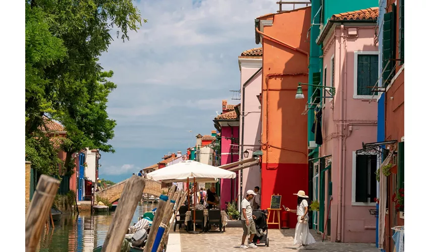 Venice: Murano and Burano Boat Tour