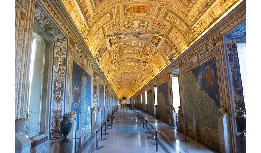 Vatican Museums & St. Peter's Basilica: Fast Track Ticket + Guided Tour