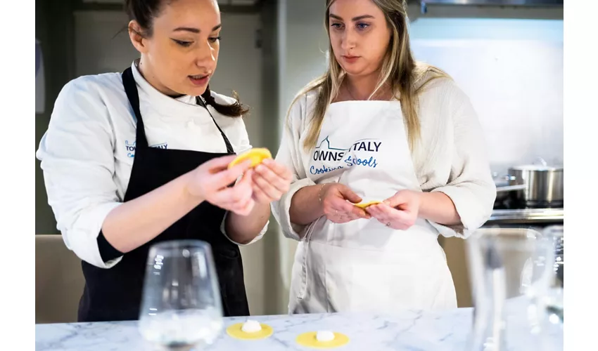 Milano: Esperienza di lezione di cucina: Padroneggia l'arte della pasta