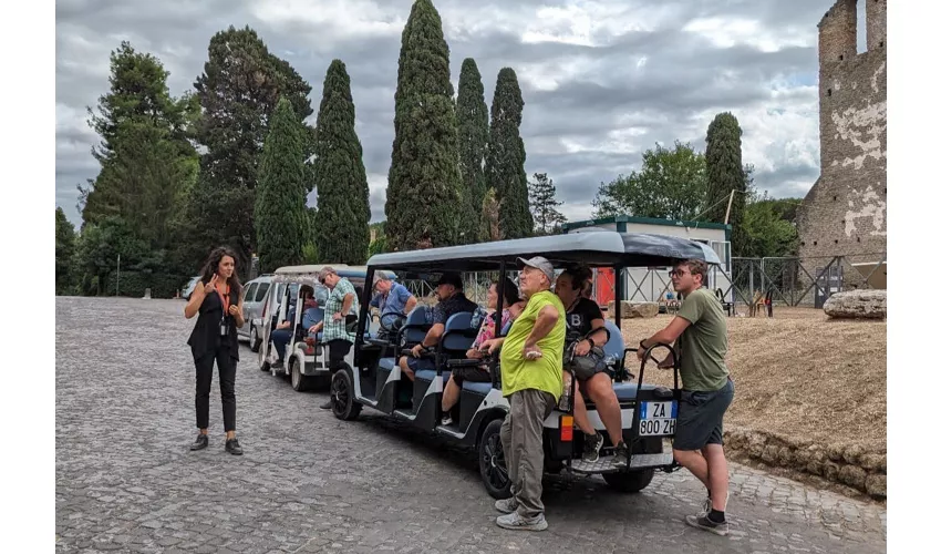 Via Appia: Tour guidato in golf cart condiviso