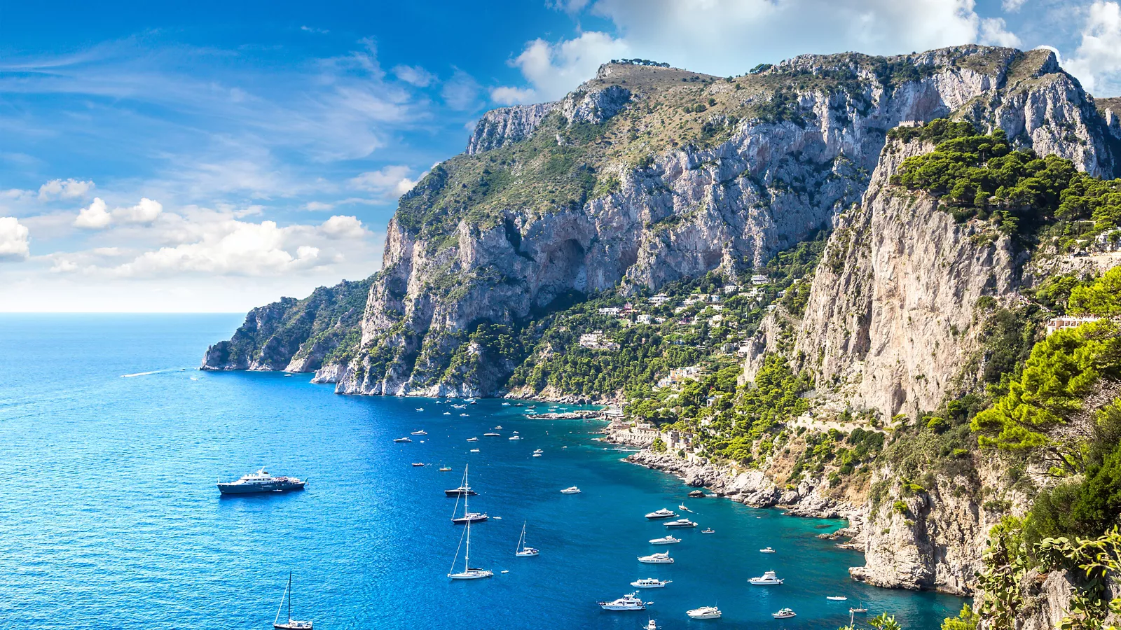 Where to dock in a roadstead in Italy, 8 beautiful and little-used mooring sites