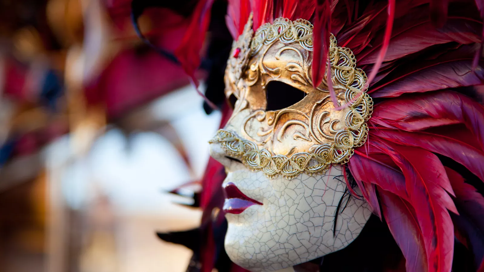 Carnival in Italy: parades and masks 