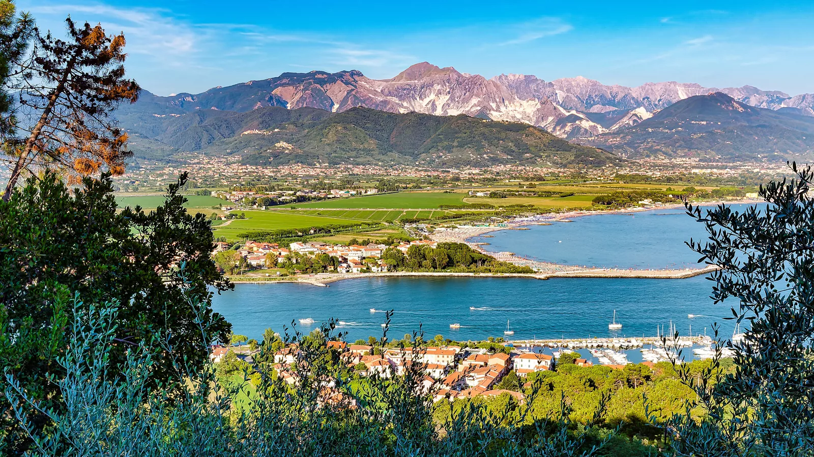 The Magra River flowing into the Tyrrhenian Sea: a magical setting