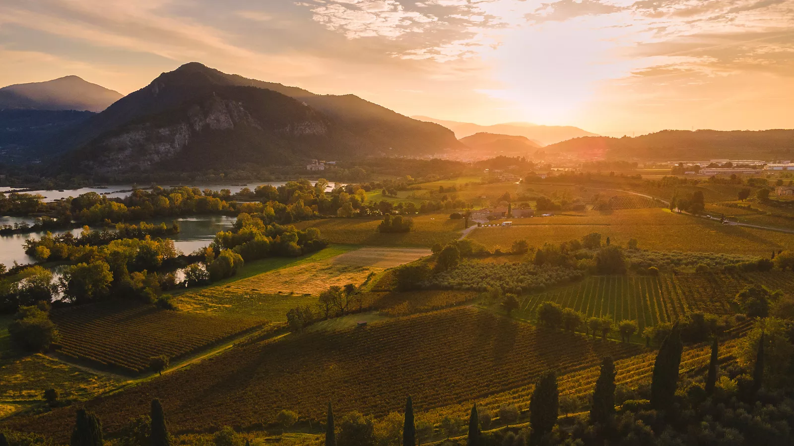 Wine and gastronomy tour among the flavours of Franciacorta