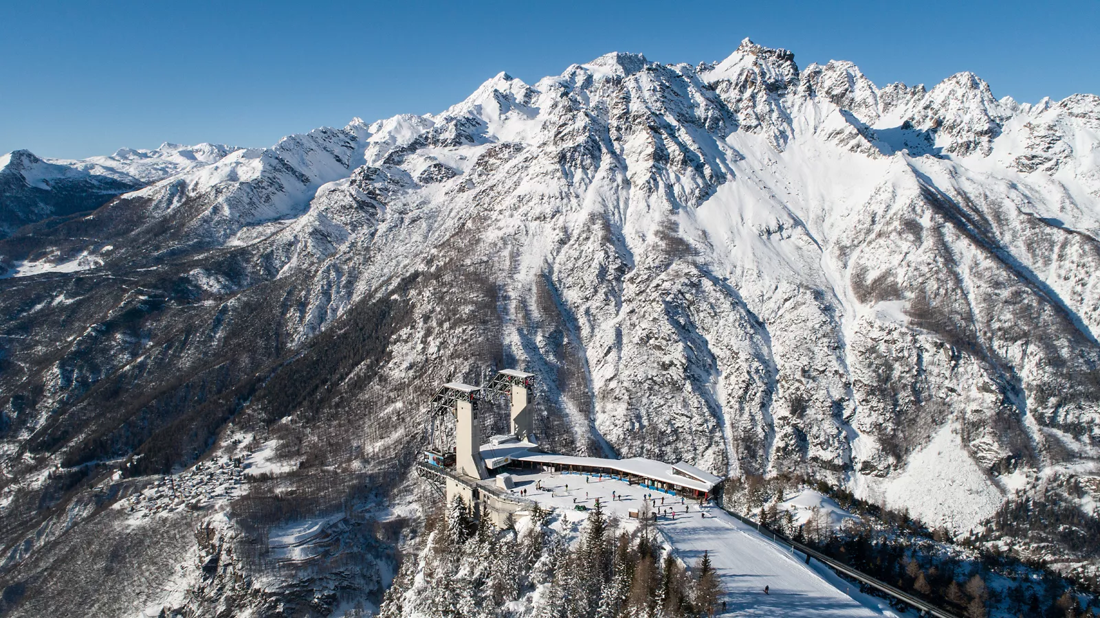 Valmalenco: skiing, nature and Europe's largest cable car