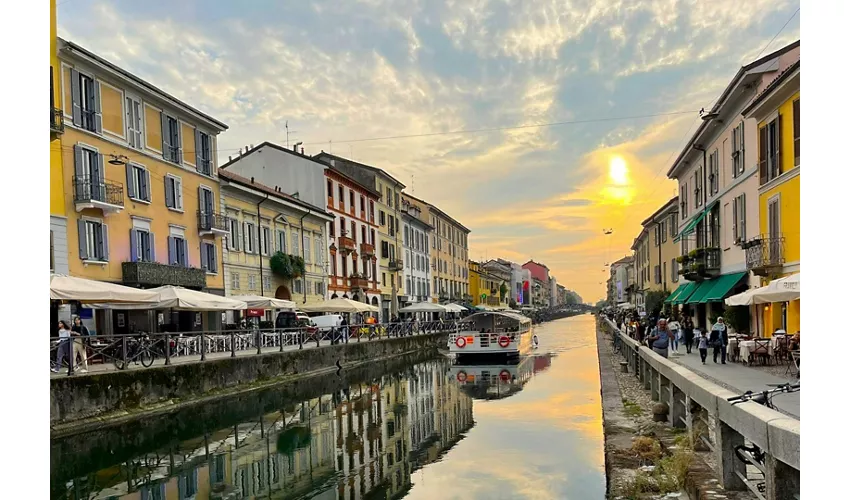 Aperitivo en barco por los Navigli