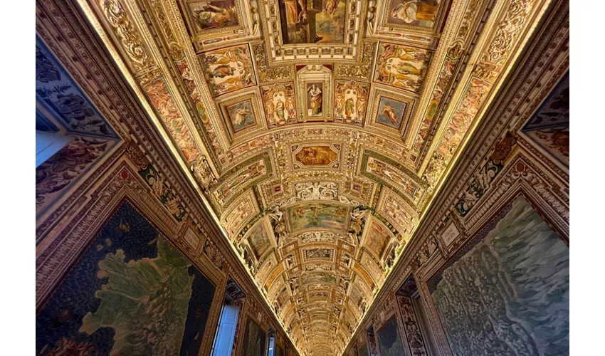 Musei Vaticani e Cappella Sistina: Biglietto Fast Track + Tour guidato