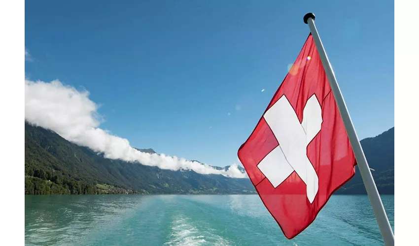 Interlaken & Green Train of Swiss Alps: Day Trip from Milan