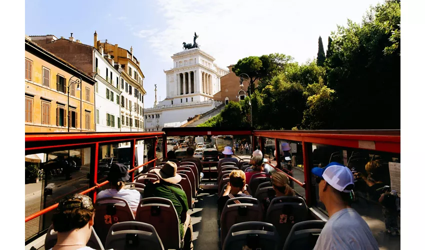 Colosseum, Roman Forum & Palatine Hill + Hop-on Hop-off Bus Tour