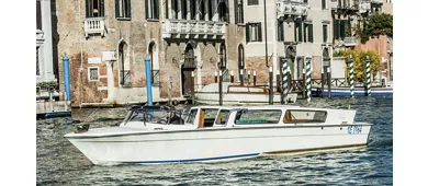 Venice: Water Taxi Transfer from Venice City Center to Marco Polo Airport