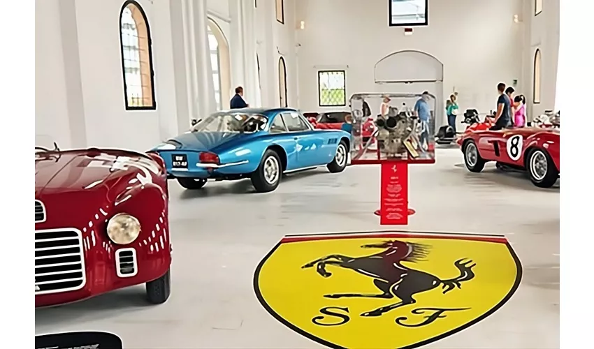 Museo Lamborghini y Museo Enzo Ferrari: Entrada