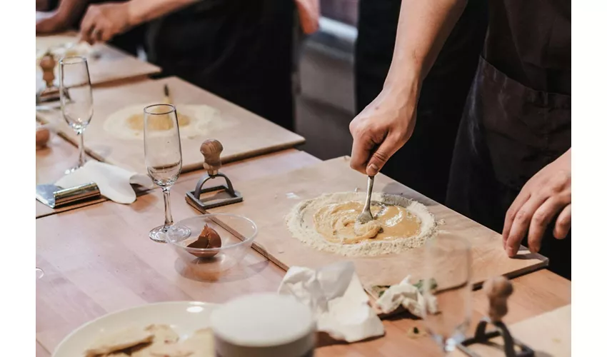 Roma: Corso di preparazione della pasta con uno chef locale + bevande