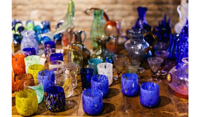 Murano, Burano & Torcello: Geführte Tour in kleiner Gruppe mit einem venezianischen Oldtimerboot