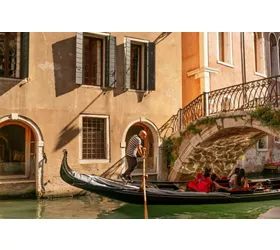 Venice: Shared Gondola Ride