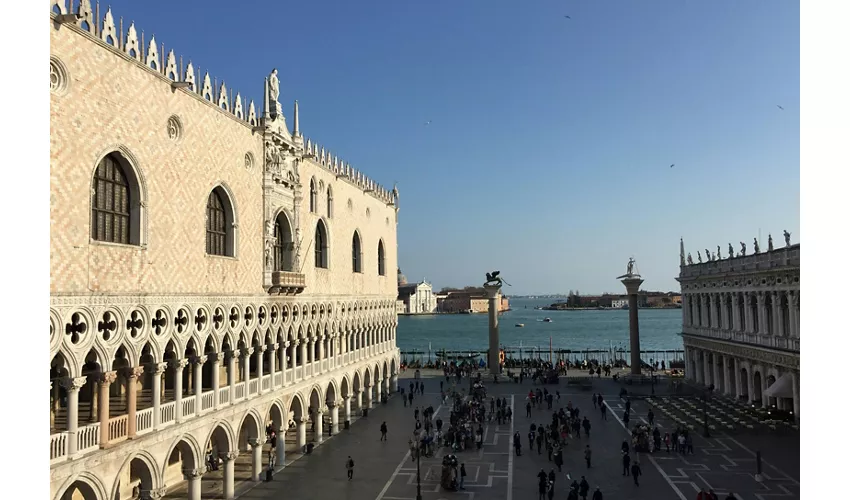 Palacio Ducal: Itinerario secreto Visita guiada en italiano o francés